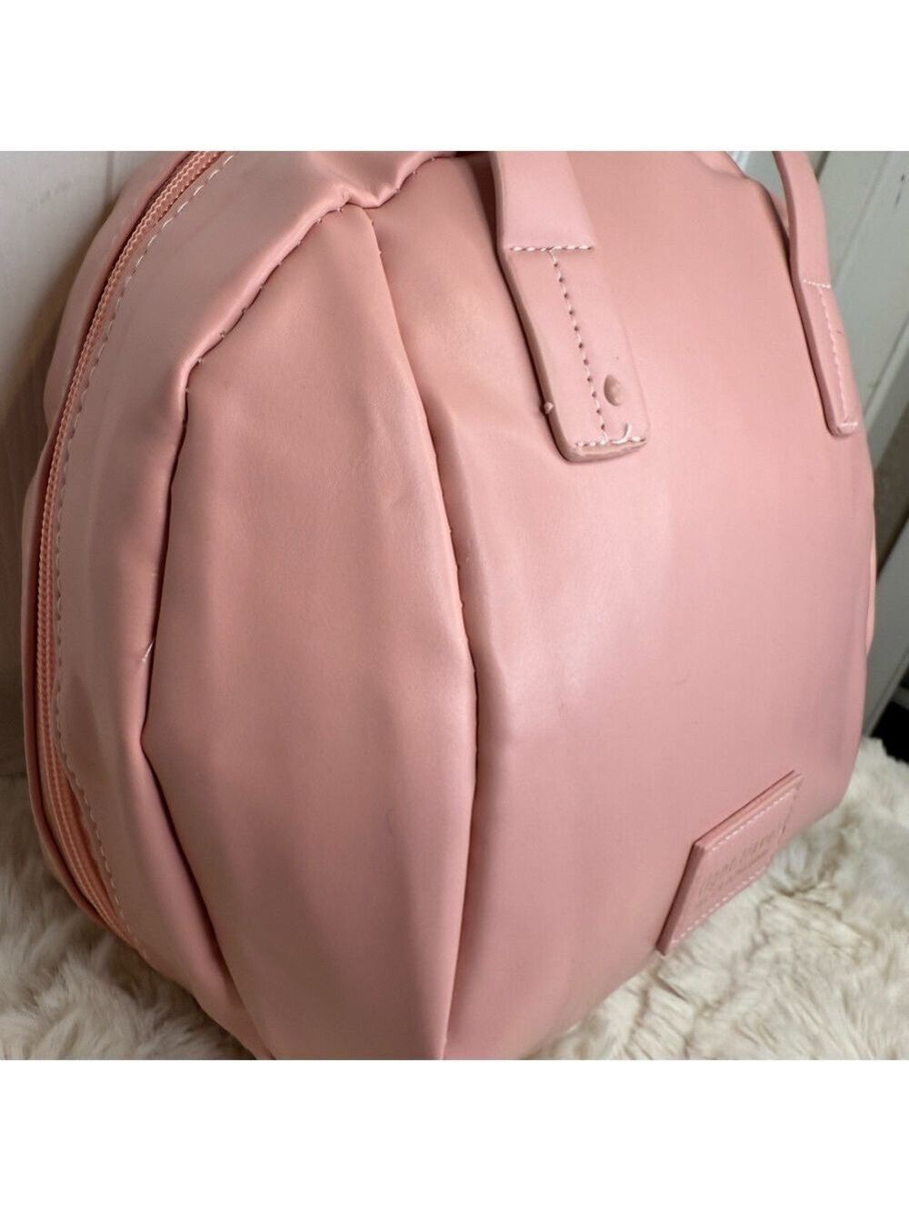 SHELL SHAPED STYLE COSMETIC BAG PREMIUM MAKEUP BAG PU - Picture 3 of 14